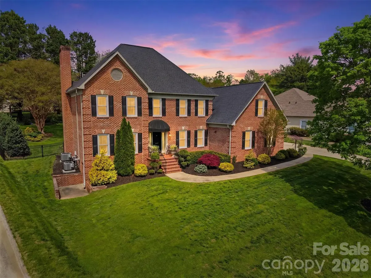 4225 3rd Street Nw, Hickory, NC 28601 - #1