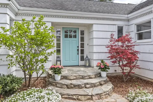 16 Hilltop Road, Biltmore Forest, NC 28803