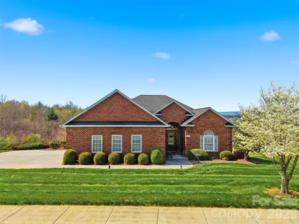 416 Huntington Woods Street N, Lenoir, NC 28645