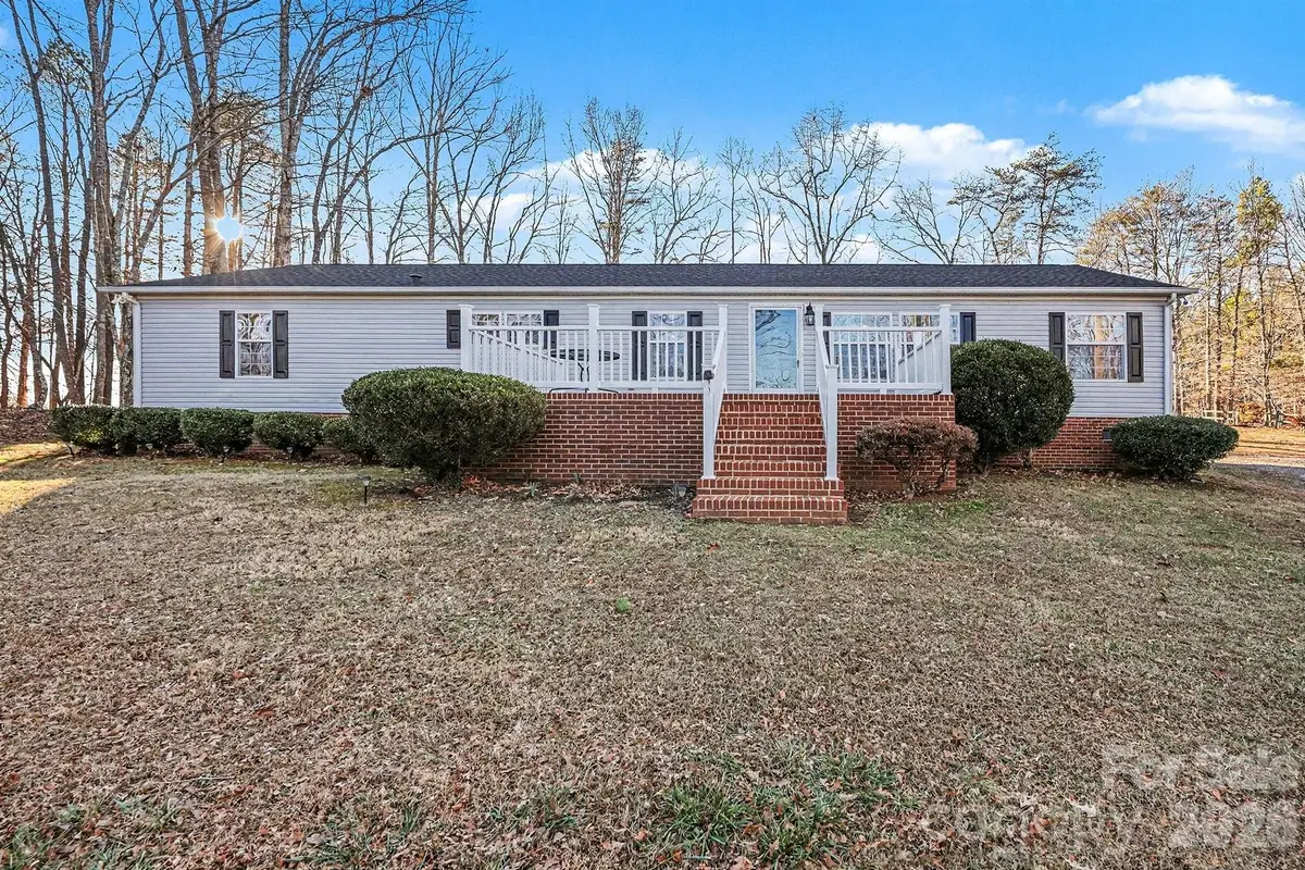 1115 Cross Creek Drive, Walnut Cove, NC 27052 - #1
