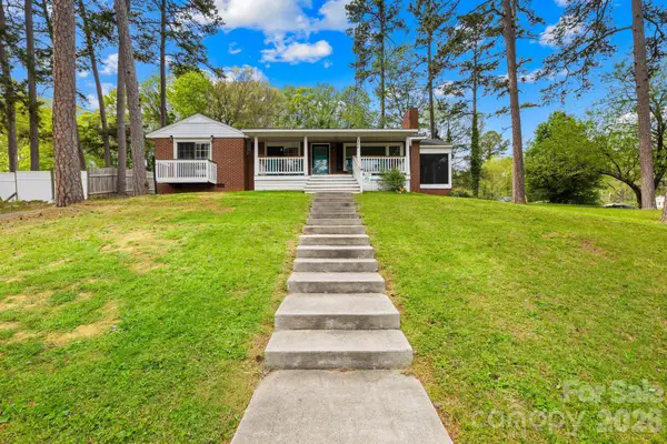 408 Woodsway Drive, Lexington, NC 27292