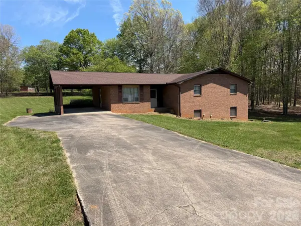 1466 Peaceful Valley Drive, Hickory, NC 28602