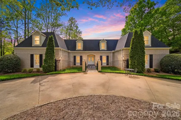 935 19th Avenue Nw, Hickory, NC 28601