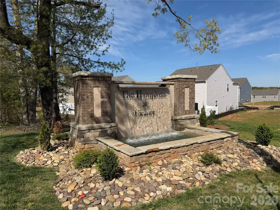 534 13th Avenue Drive Ne, Hickory, NC 28601 - #3