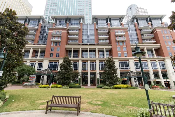 435 S Tryon Street #901, Charlotte, NC 28202