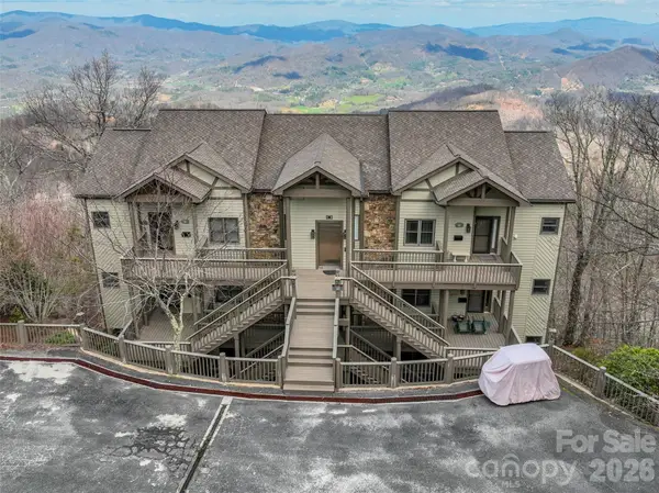 30 Club Villa Court #B/5, Burnsville, NC 28714