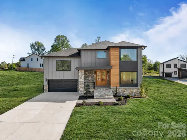 742 New Hope Road, Flat Rock, NC 28731