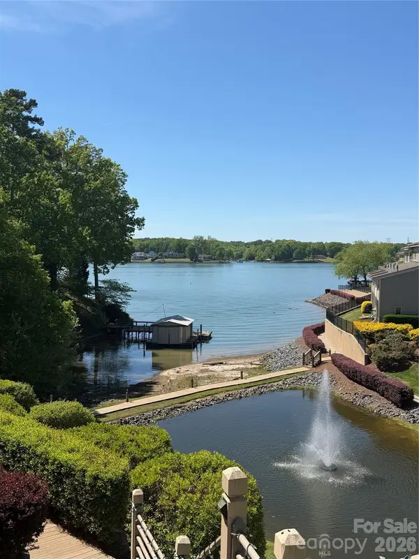 14614 Waterside Drive, Charlotte, NC 28278