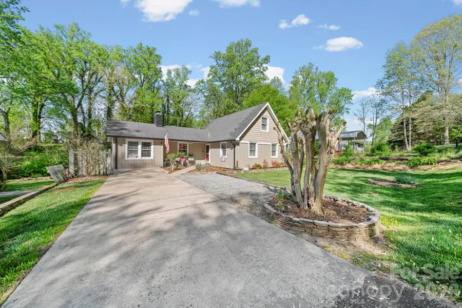 421 Tywood Street Ne, Lenoir, NC 28645 - #3