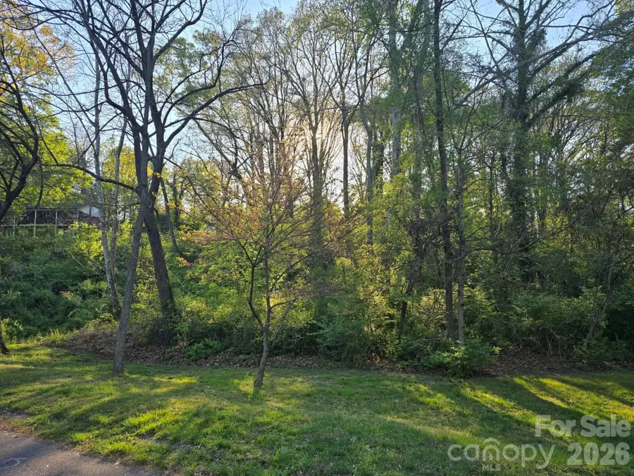 8th Avenue Drive Nw, Hickory, NC 28601 - #2