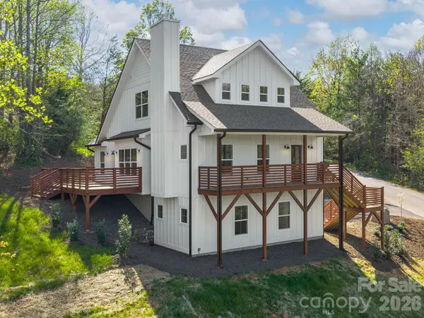 94 Spicewood Road, Weaverville, NC 28787