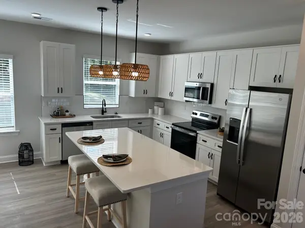 1915 Dove Drive, Charlotte, NC 28214