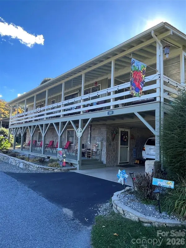 10 Onyx Lane, Maggie Valley, NC 28751