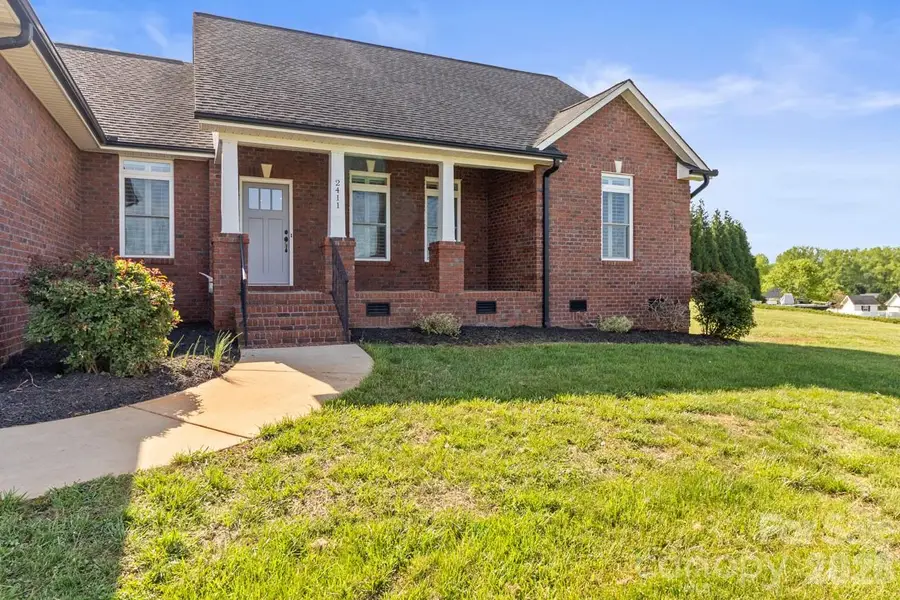 2411 Carriage Lane, Lincolnton, NC 28092 - #2