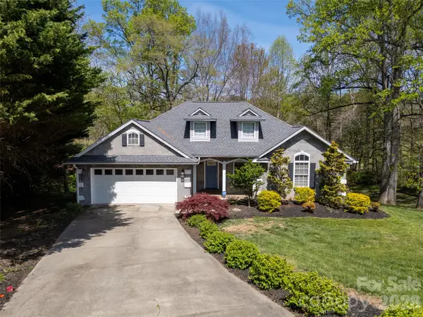 69 N Willow Brook Drive, Asheville, NC 28806