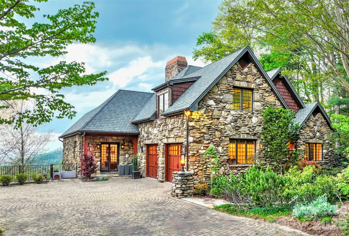 8 Timber Wolf Court, Asheville, NC 28804 - #1