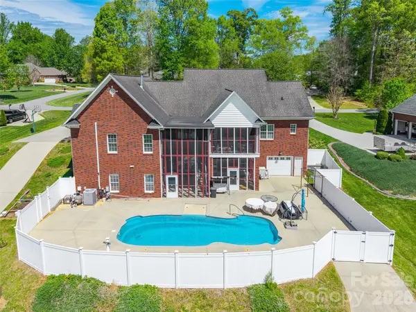 122 Upper Oak Drive, Statesville, NC 28625