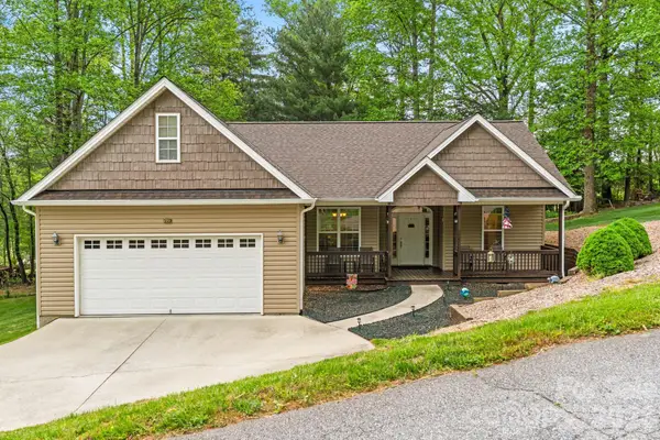 112 Chestnut Lane, Hendersonville, NC 28792