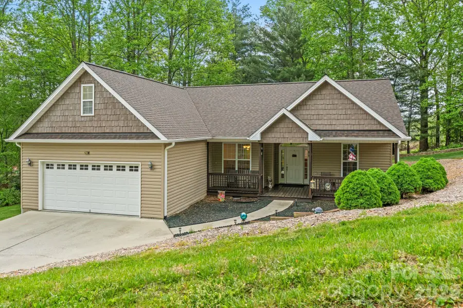 112 Chestnut Lane, Hendersonville, NC 28792 - #2