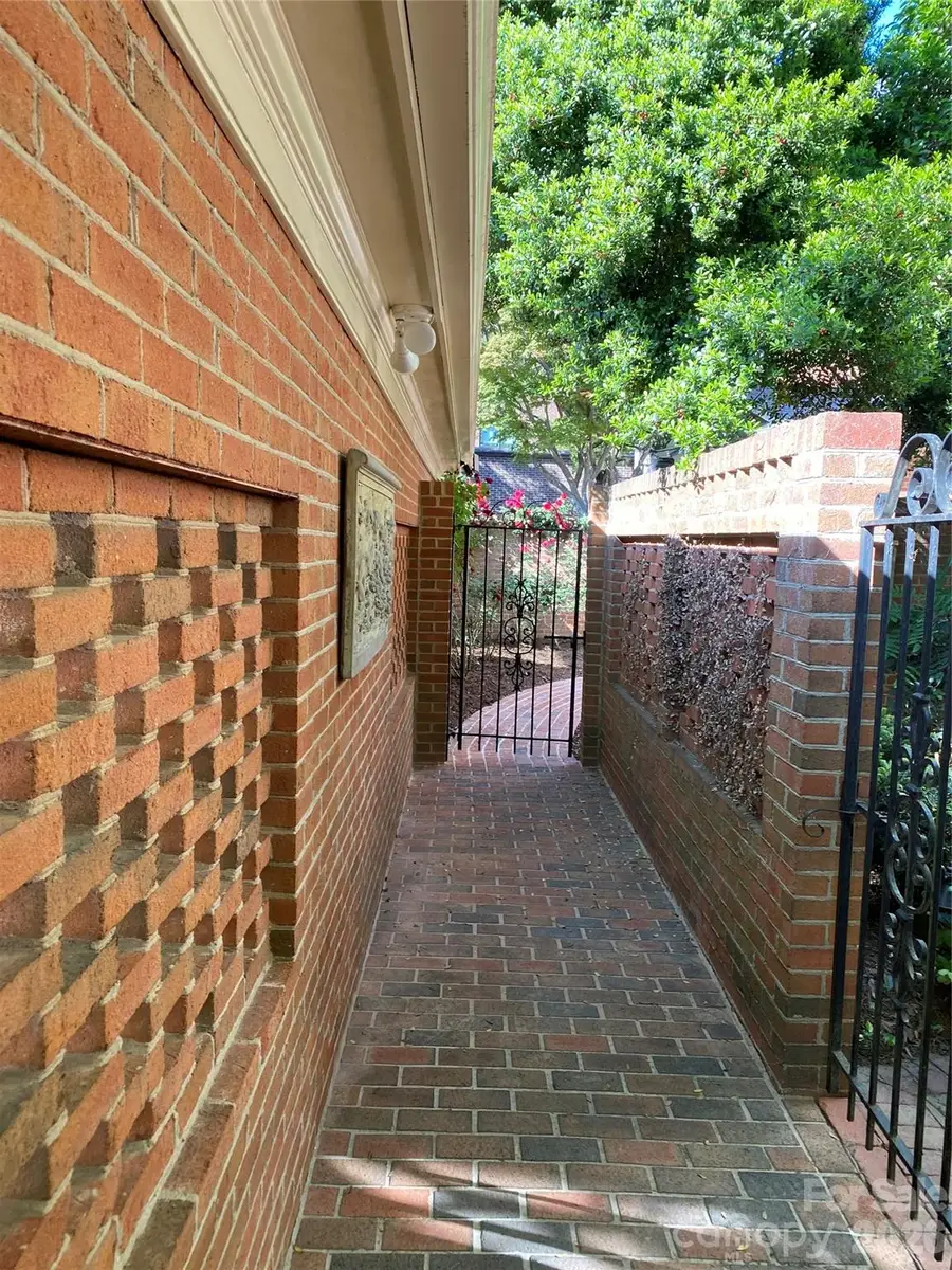 2320 Selwyn Avenue, Charlotte, NC 28207 - #3