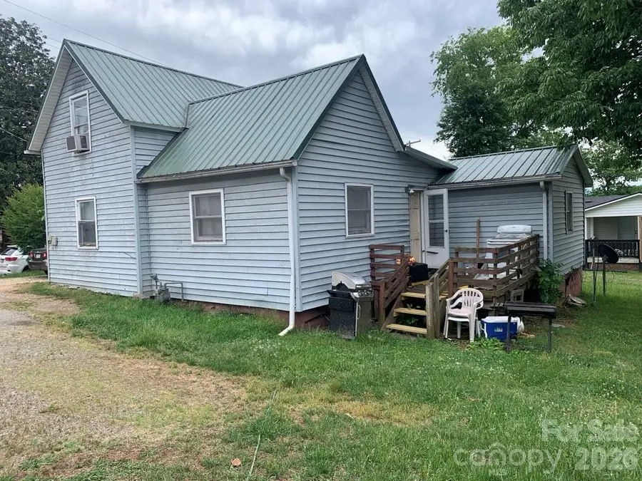 522 W Concord Street, Morganton, NC 28655 - #3