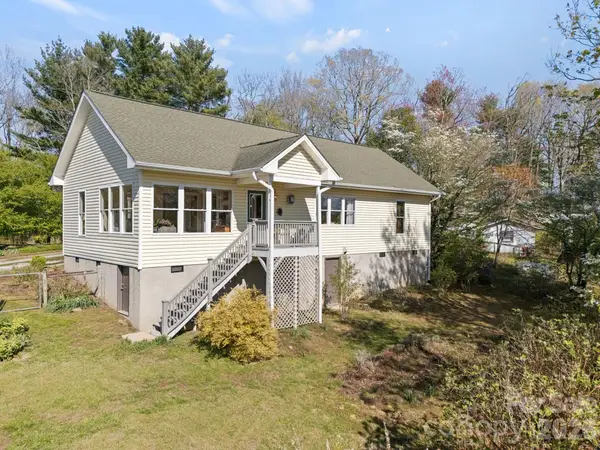 367 Crescent Street, Saluda, NC 28773