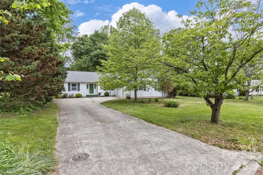 7 Teaneck Circle, Hendersonville, NC 28791 - #3