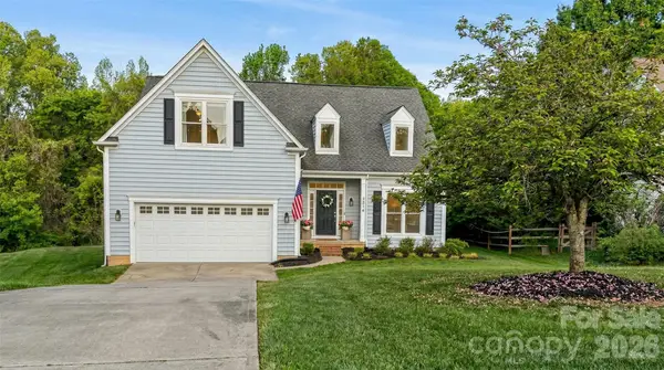 1011 Clearbrook Road, Matthews, NC 28105