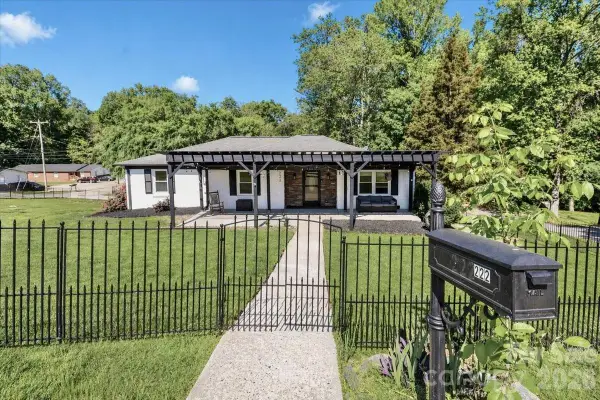 222 Cliffside Drive, Kannapolis, NC 28081