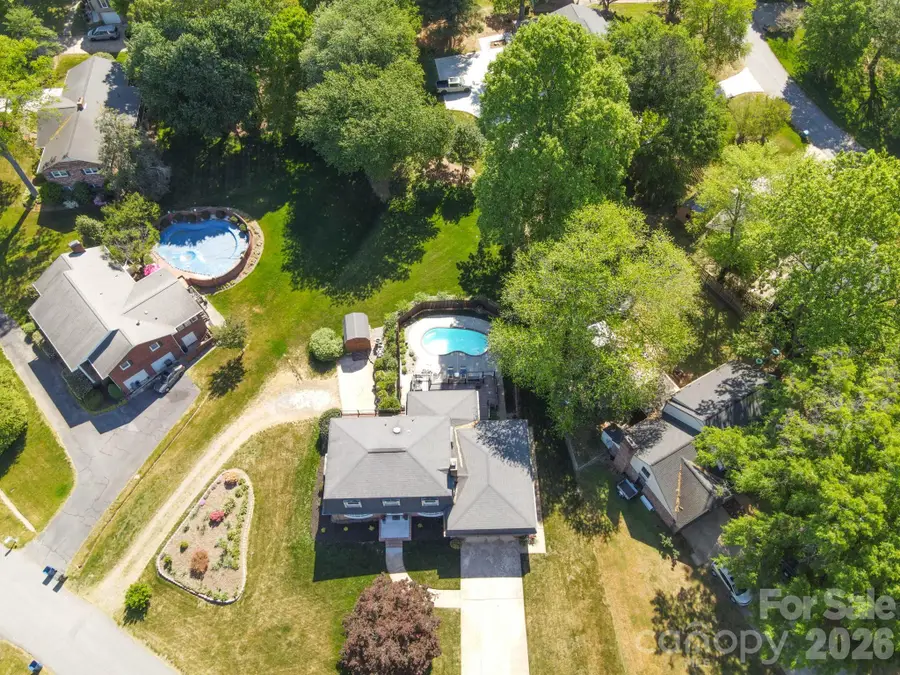 3740 6th Street Ne, Hickory, NC 28601 - #3