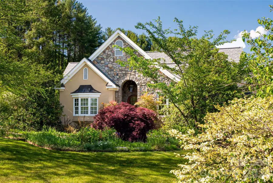 7 Ashley Road, Asheville, NC 28805 - #2