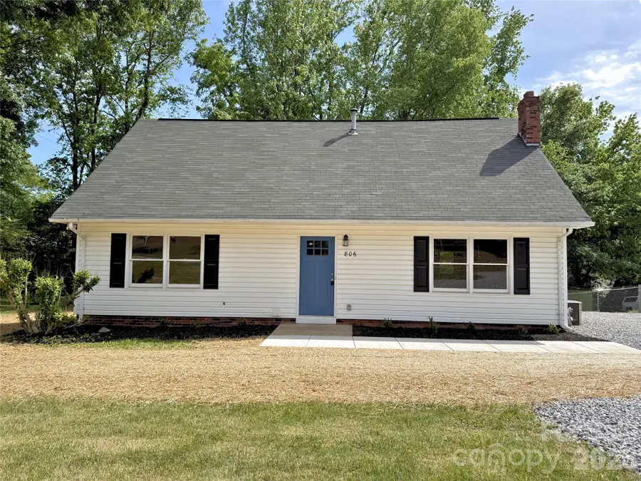 806 S Laurel Street, Lincolnton, NC 28092 - #3