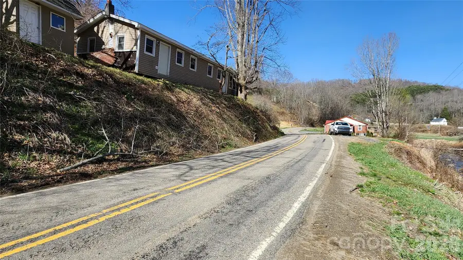 2244 E Little Horse Creek Road, Lansing, NC 28643 - #2