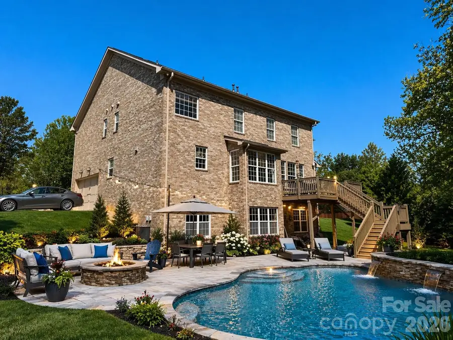 2301 Worthington Drive, Matthews, NC 28104 - #2