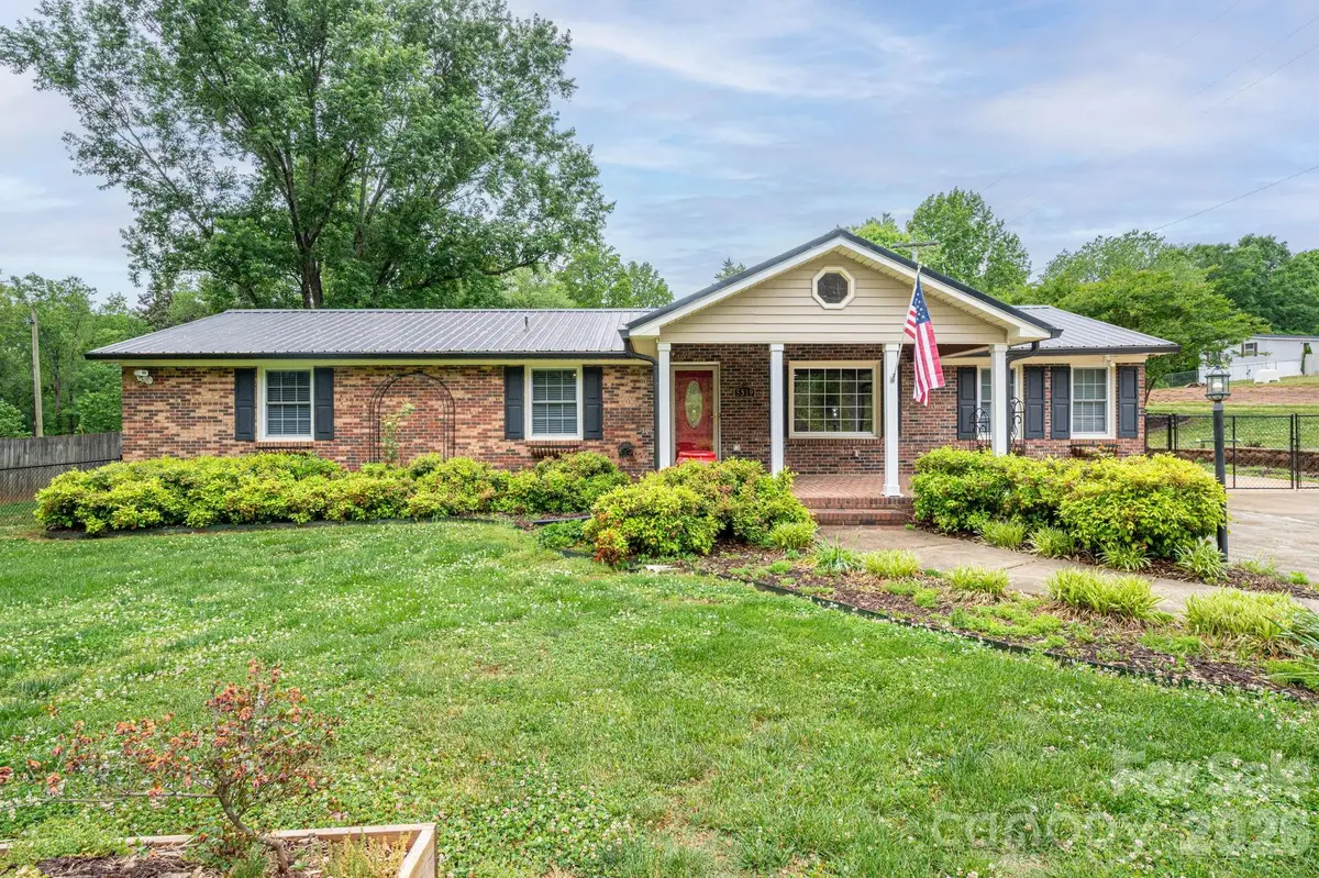 5519 Dallas High Shoals Highway, Dallas, NC 28034 - #1