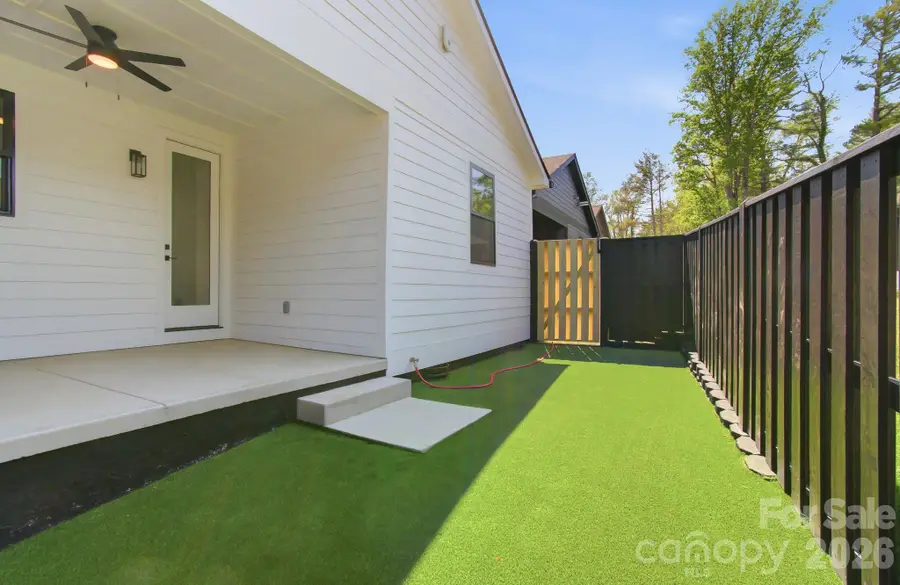 615 W Allen Street, Hendersonville, NC 28739 - #2