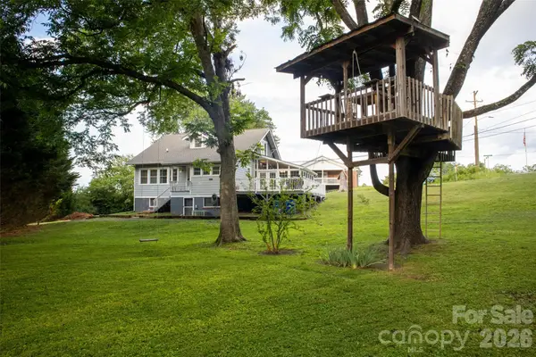 102 Cuthberson Street, Morganton, NC 28655