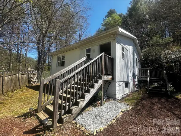 7 Poplar Drive, Spruce Pine, NC 28777