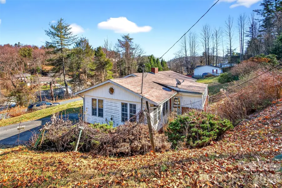 106 Chapel Street, Spruce Pine, NC 28777 - #3