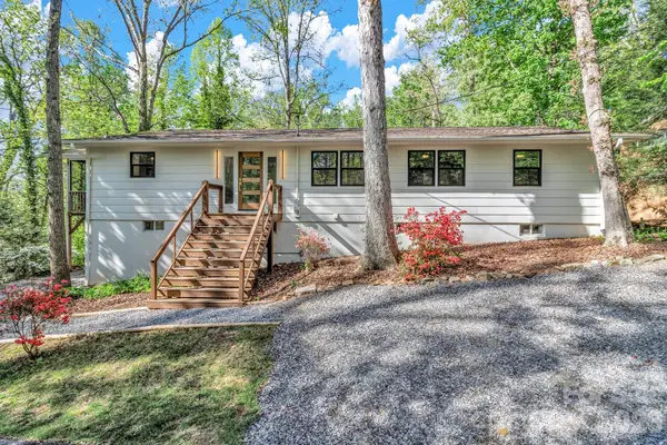 7 Angus Lane, Asheville, NC 28805