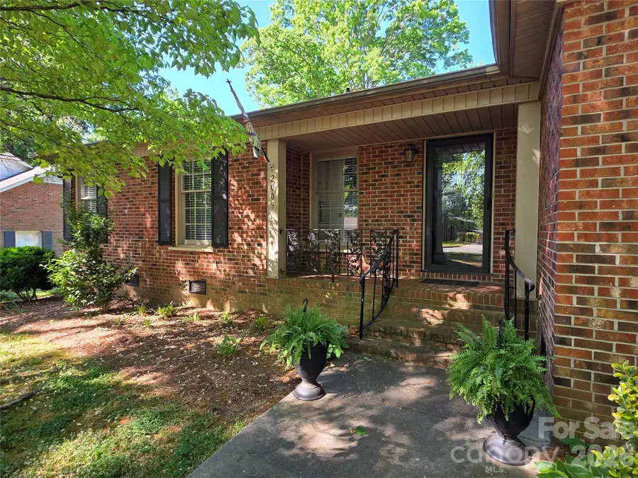 2009 Saratoga Drive, Gastonia, NC 28056 - #3