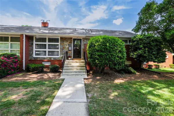 4500 Woodlark Lane, Charlotte, NC 28211