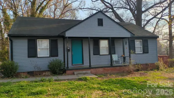 2851 Burbank Drive, Charlotte, NC 28216