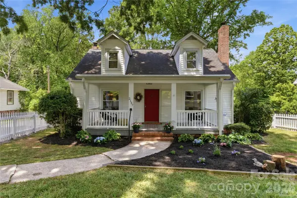 2137 Lanier Avenue, Charlotte, NC 28205