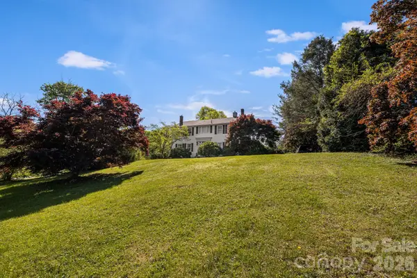 29 Walnut Street, Hot Springs, NC 28743