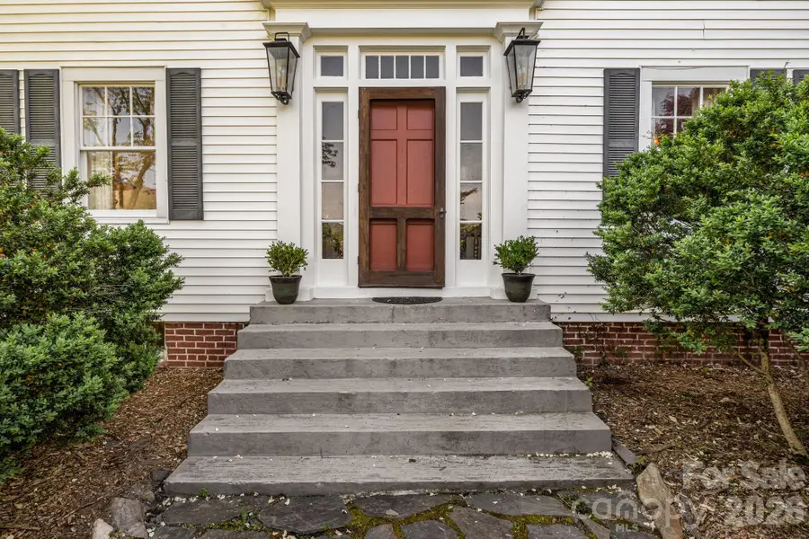 29 Walnut Street, Hot Springs, NC 28743 - #3