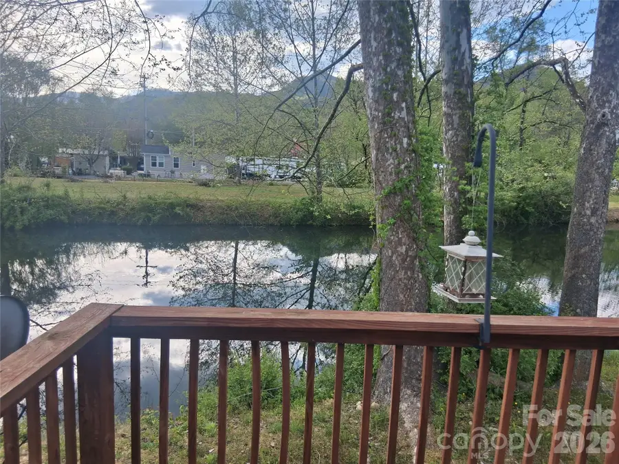 124 Pike Point, Waynesville, NC 28785 - #2