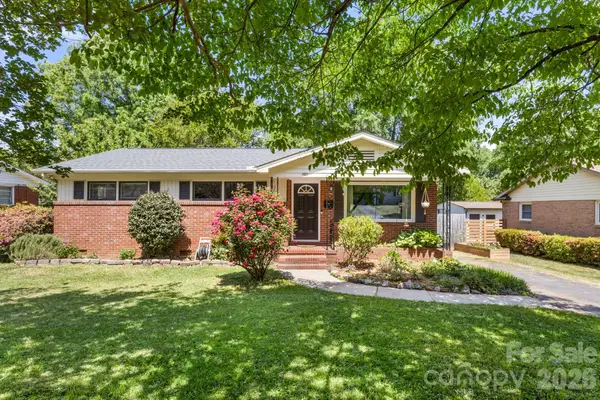 1527 Woodhill Lane, Charlotte, NC 28205