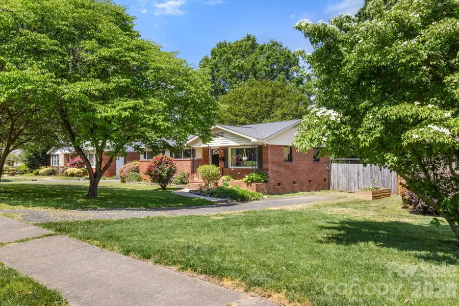 1527 Woodhill Lane, Charlotte, NC 28205 - #3