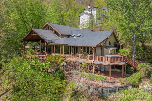 1108 Rocky Knob Road, Waynesville, NC 28786